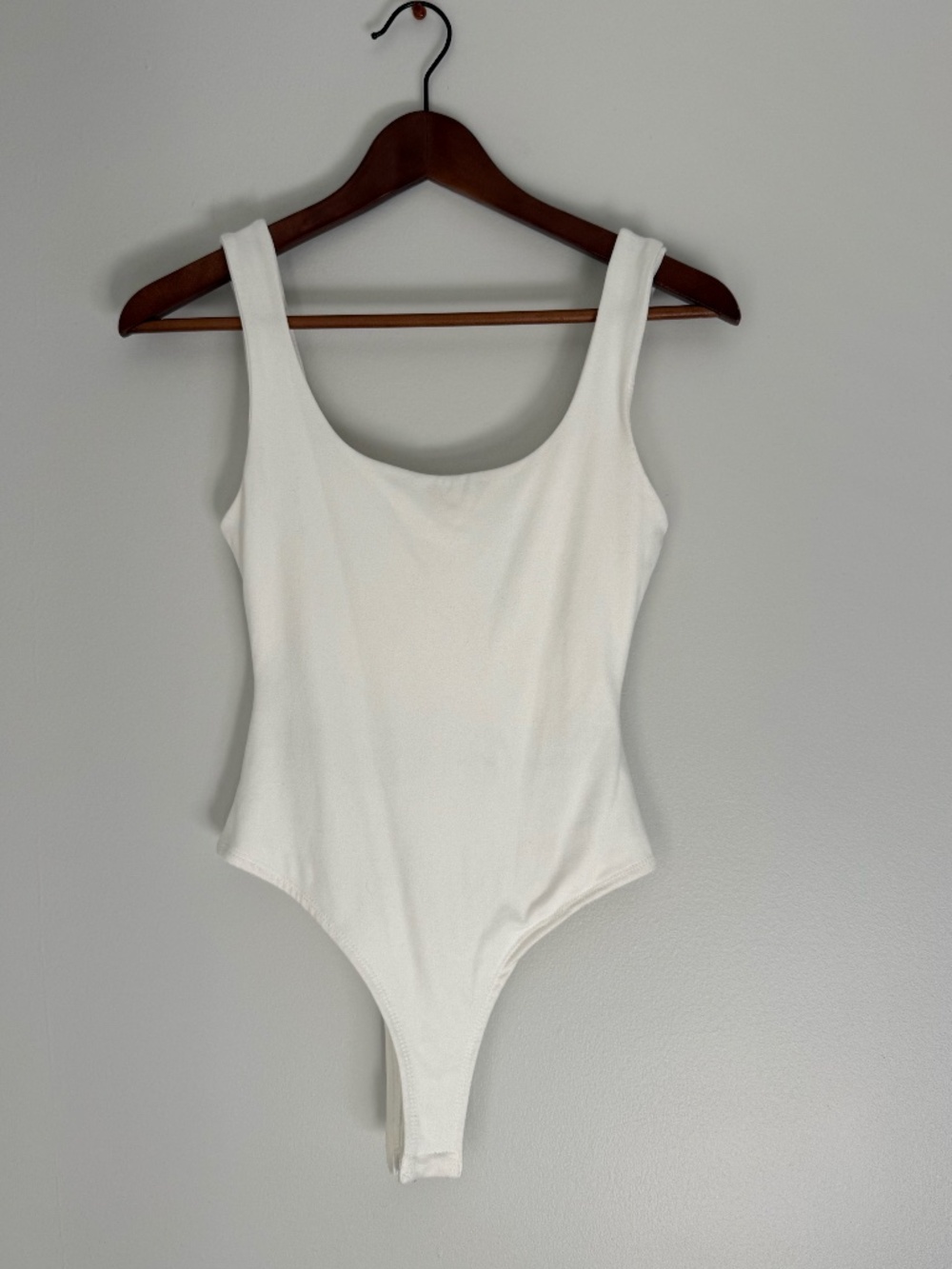 Simons White Scoop Neck Thong Bodysuit | Size XS